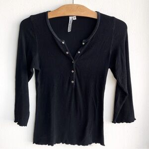 Charlotte black snap-down scalloped hem 3/4 sleeve blouse